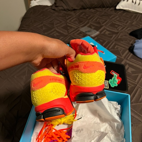 Nike Vomero (Doernbecher) - Picture 4 of 5